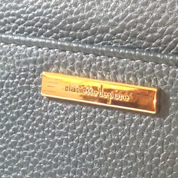 Nanette Lepore Zip Wristlet - NWOT Green with Gold Zipper and Hardware - Picture 2 of 11